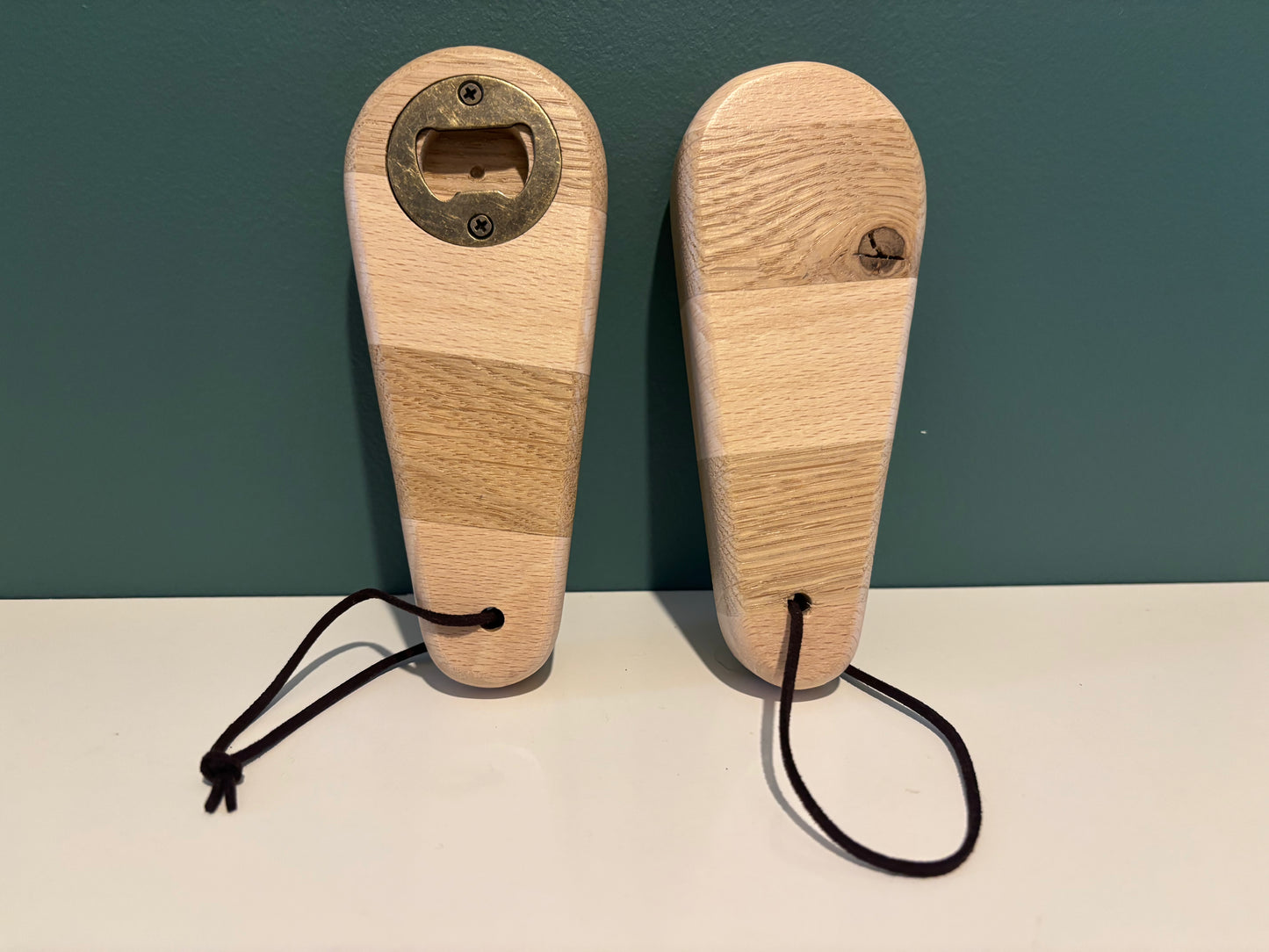 Décapsuleur multicolore - Chêne et Hêtre