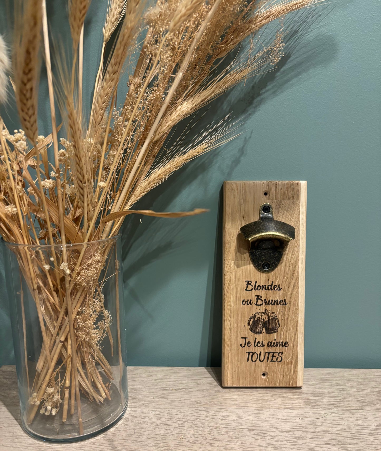 Décapsuleur mural "Blondes ou brunes, je les aime toutes"