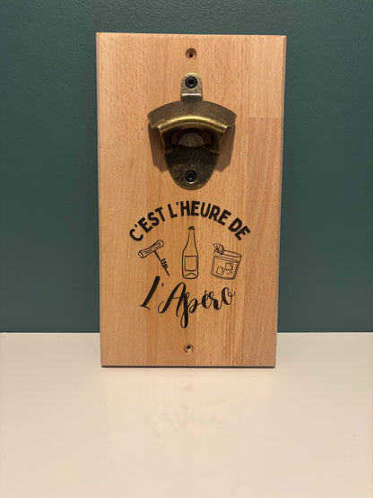 Décapsuleur mural ''C'est l'heure de l'apéro"