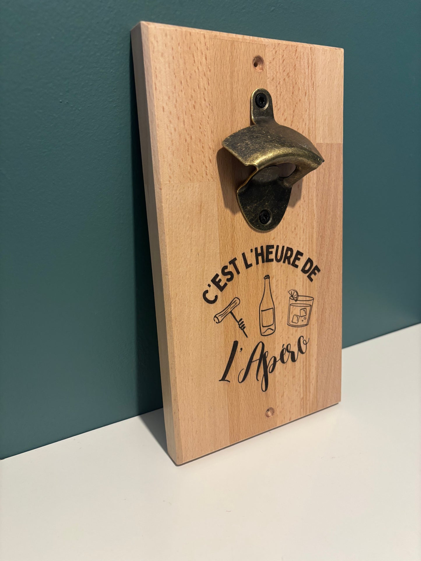 Décapsuleur mural ''C'est l'heure de l'apéro"